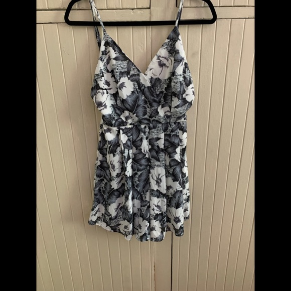 Floral Romper - Picture 1 of 4